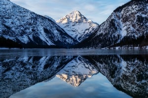 landscape-in-austria-mountains-and-reflections-in-2023-11-27-05-04-40-utc - Kopie - Kopie